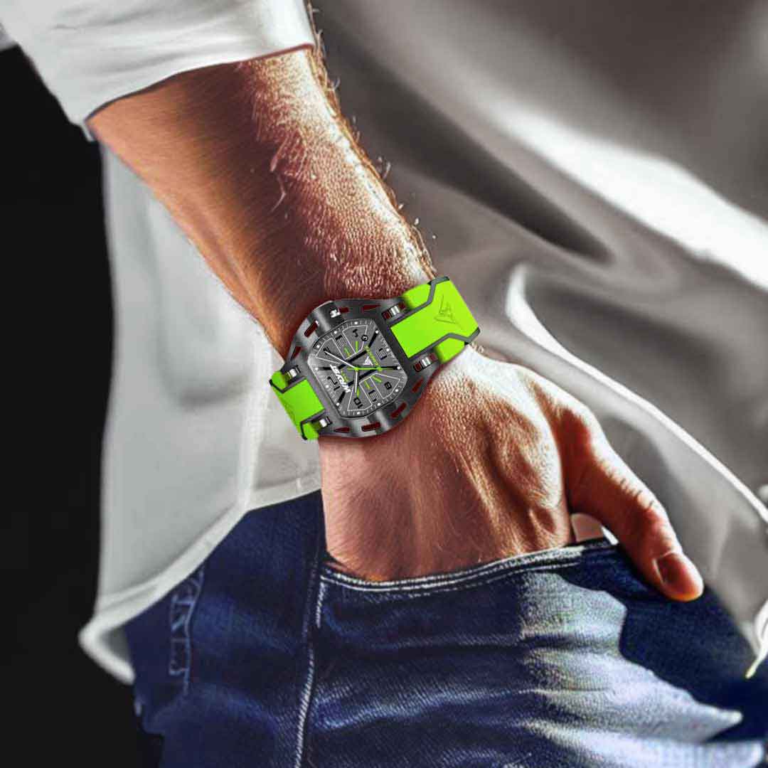 man wearing the greenwatch for sports wryst